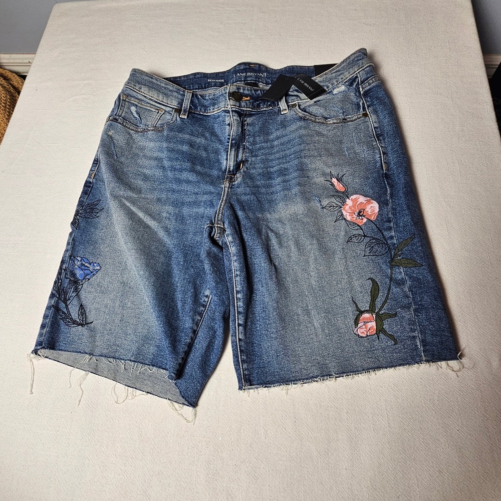 Lane Bryant Limited Edition Floral Embroidered Bermuda Denim Shorts Blue 18 NWT